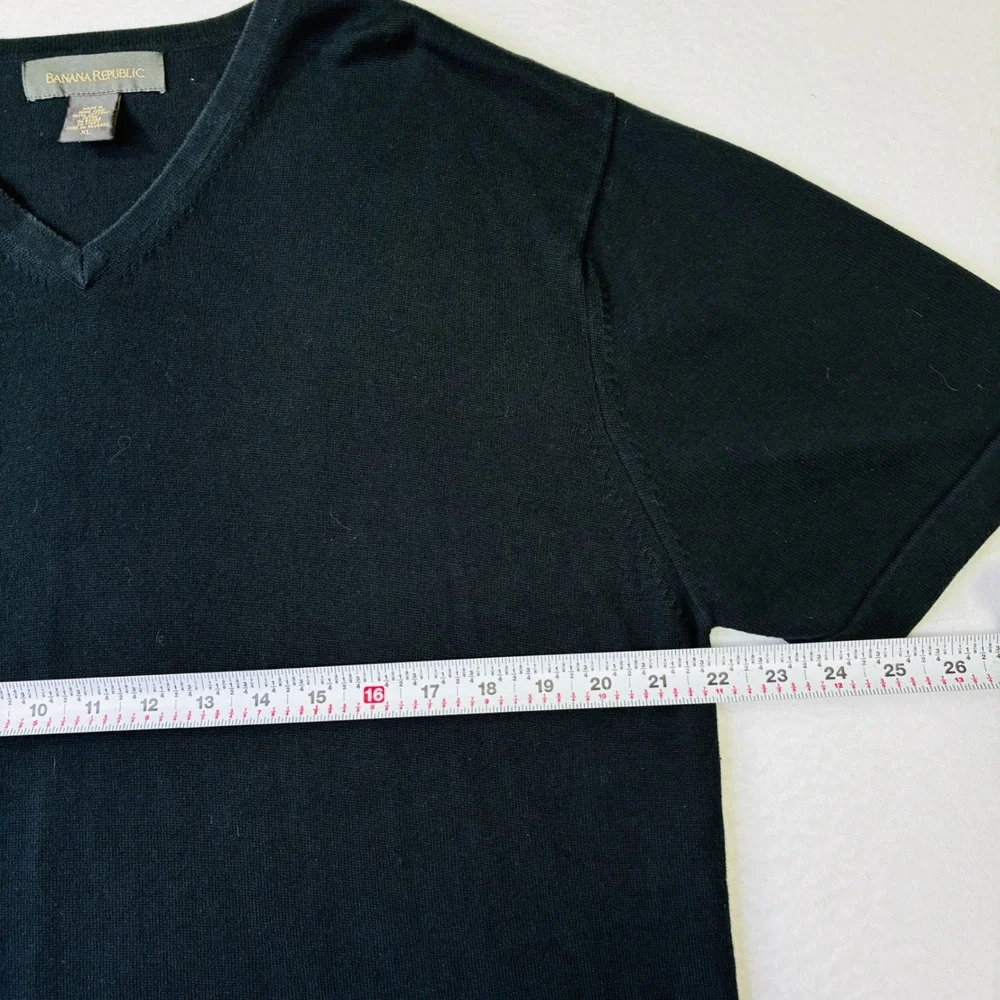 Banana Republic Mens XL Black V-Neck Short Sleeve 100% Cotton Knit Sweater Tee